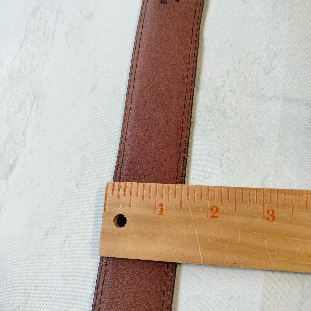Columbia Men's Brown Genuine Leather Belt Sz 44 Metal Buckle